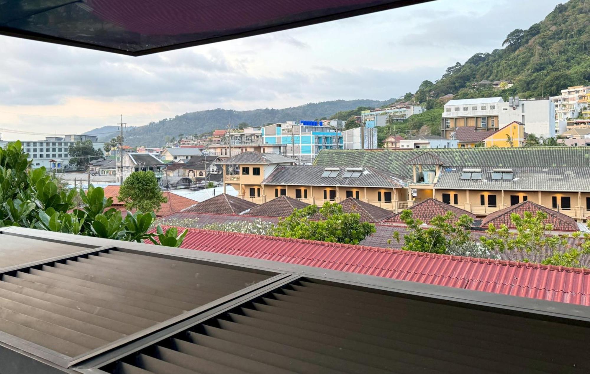 เดอะเดค คอนโด บายลอฟตี้ Patong ภายนอก รูปภาพ